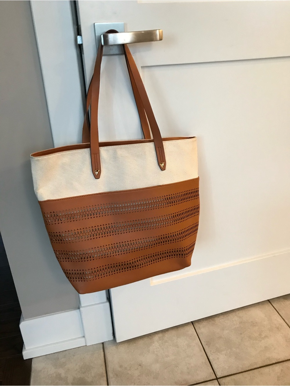 Stella & Dot Cream and Tan Hudson Tote Bag